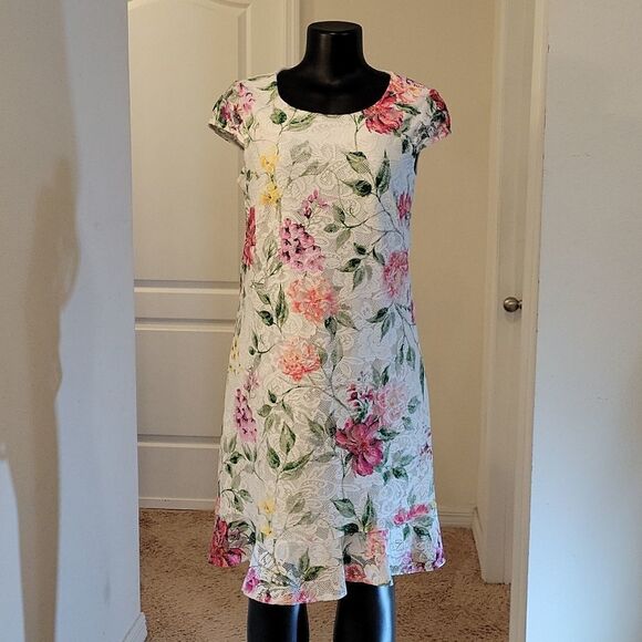 BRAND NEW SANDRA DARREN CAP SLEEVE MULTI-COLOR LACE FLORAL DESIGN PRINT DRESS - Picture 11 of 15